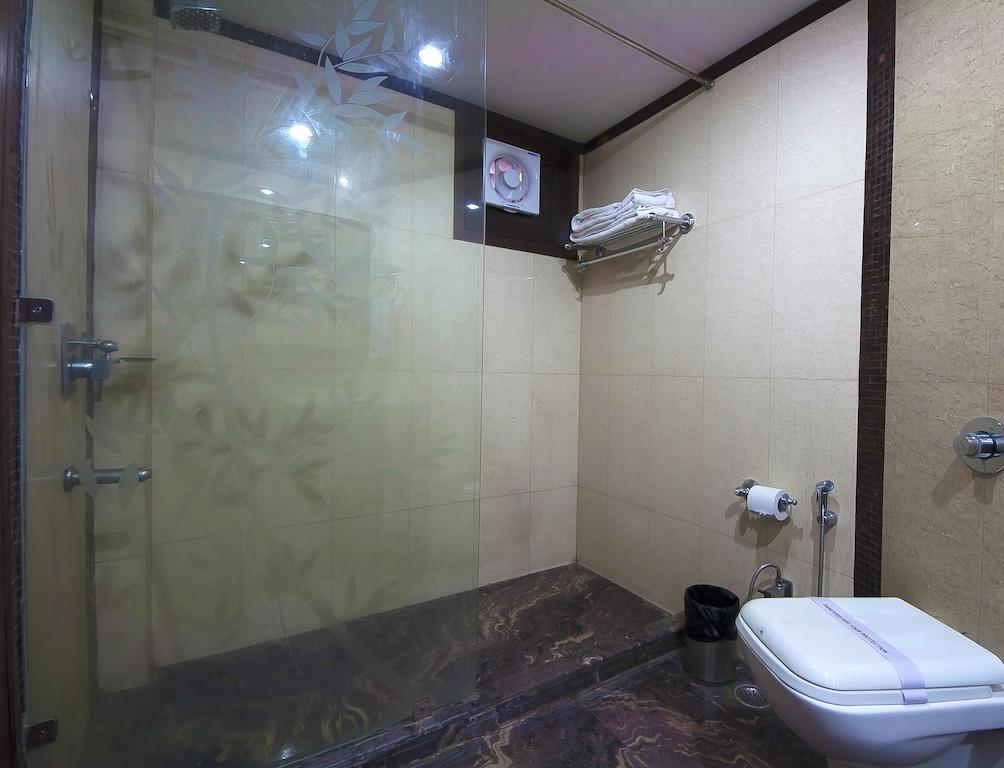 Siris 18 Hotel Gurgaon Ruang foto